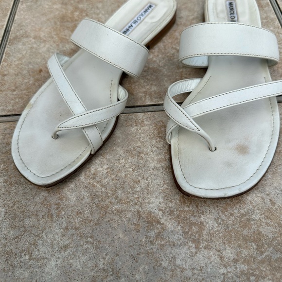 Manolo Blahnik
Susa Flat Leather Sandals - Picture 4 of 15